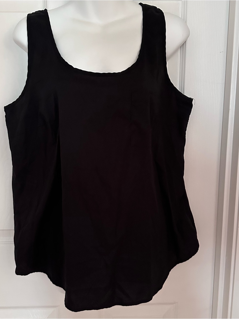 Faded Glory Women's Black Tank Top Size Large Scoop Neck Sleeveless Basic